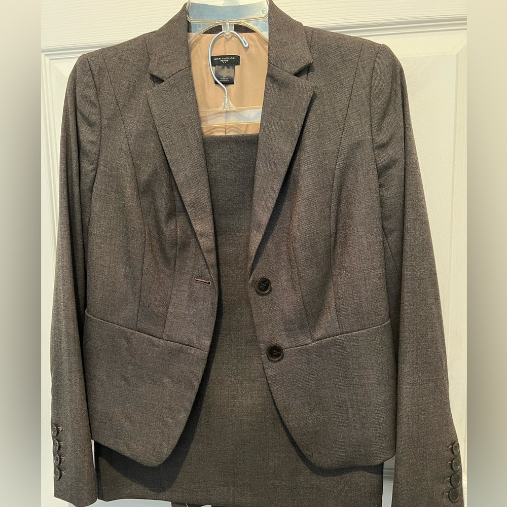 Ann Taylor two piece brown business suit - 2P